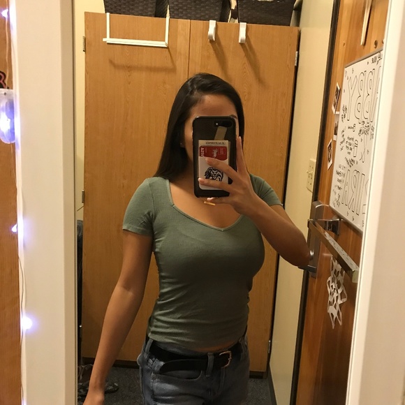 American Eagle Outfitters Green V Neck Top size xs - Picture 1 of 3